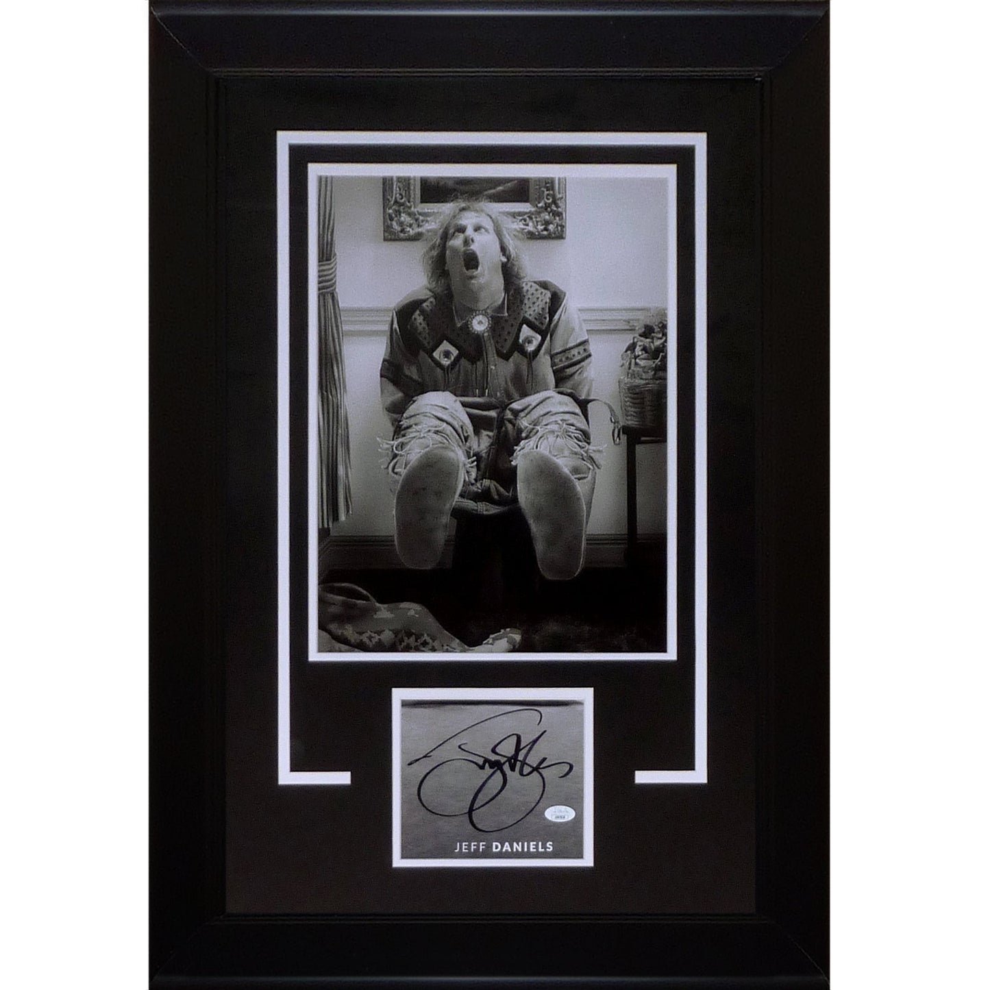 Jeff Daniels Autographed Dumb And Dumber (On Toilet Black and White) 11x14 Photo Signature Series Frame - JSA