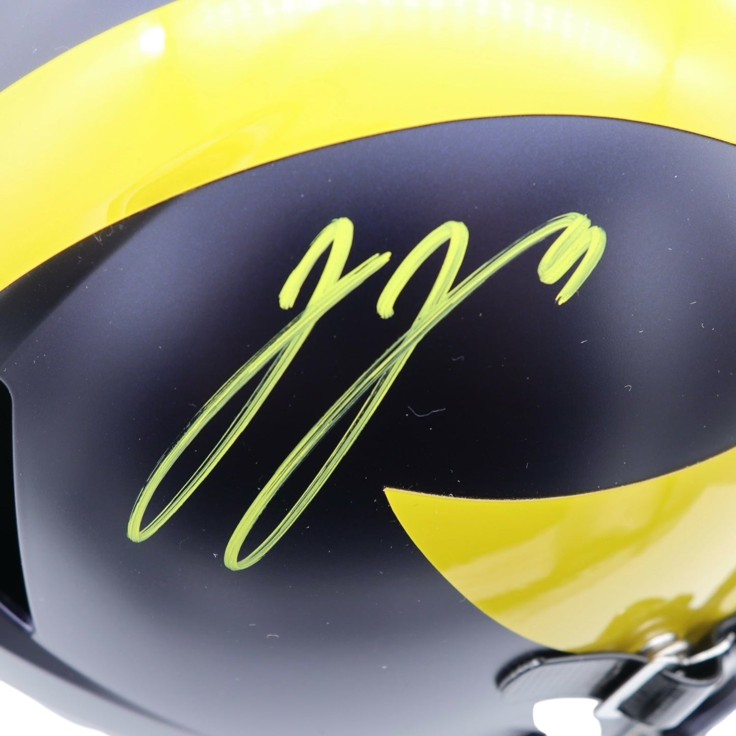 JJ McCarthy Autographed Michigan Wolverines (Speed) Deluxe Full-Size Replica Helmet - Beckett