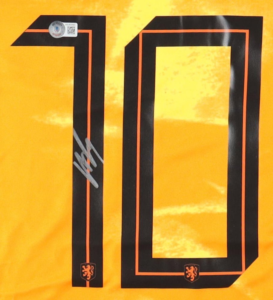 Memphis Depay Signed Netherlands Nike Jersey (Beckett)