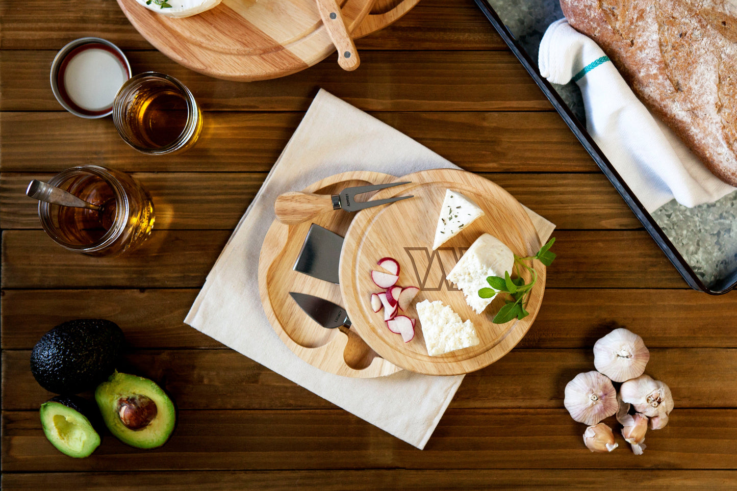 Washington Commanders - Brie Cheese Cutting Board & Tools Set