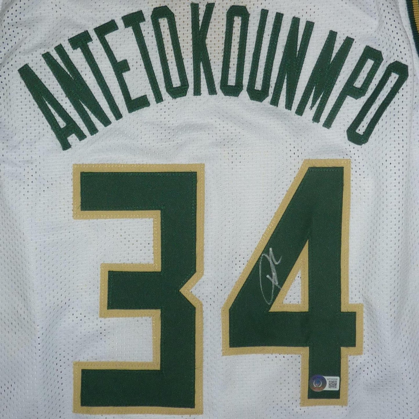 Giannis Antetokounmpo Autographed Milwaukee (White #34) Custom Jersey - Beckett