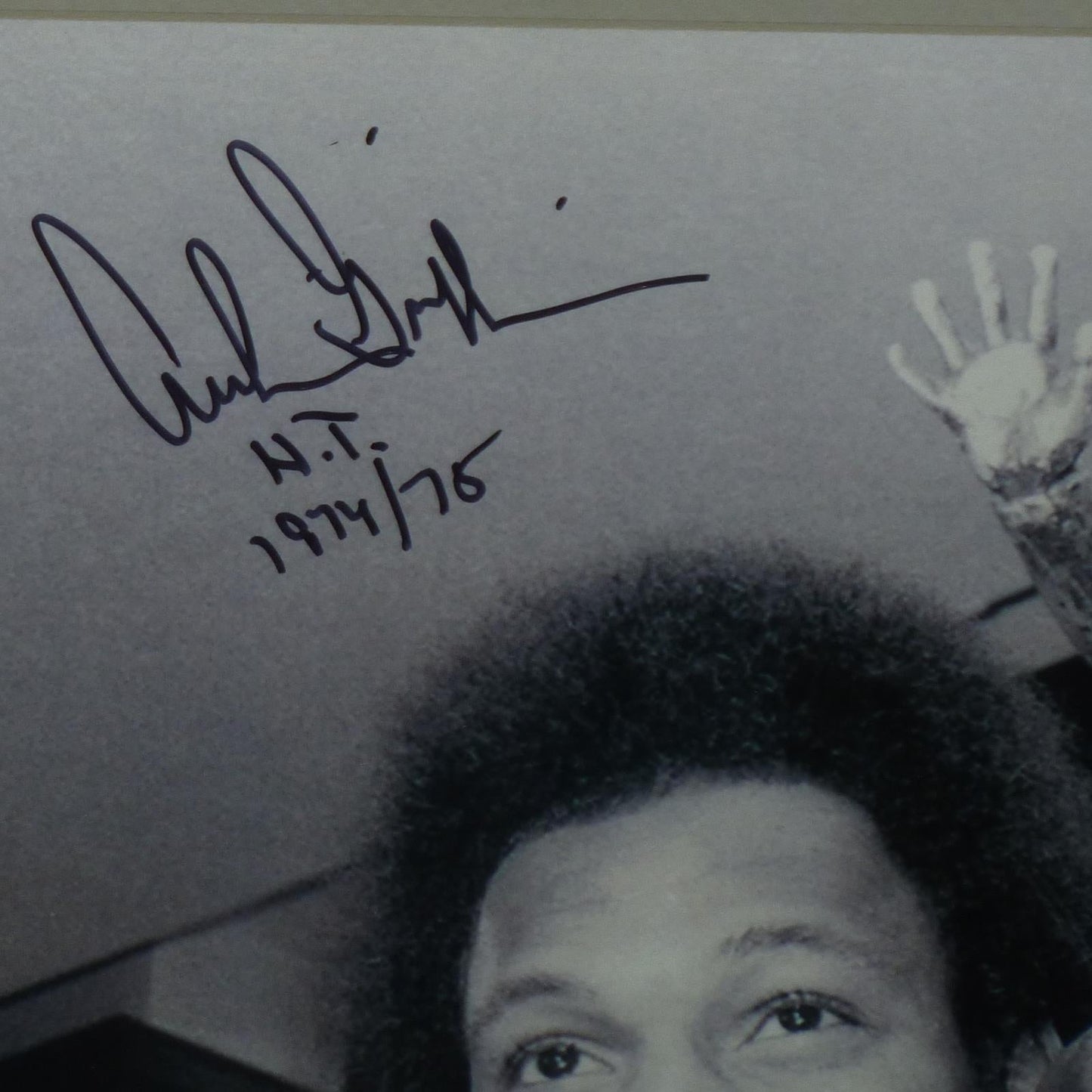 Archie Griffin Autographed Ohio State Buckeyes (Heisman Trophy) Deluxe Framed 8x10 Photo - Beckett