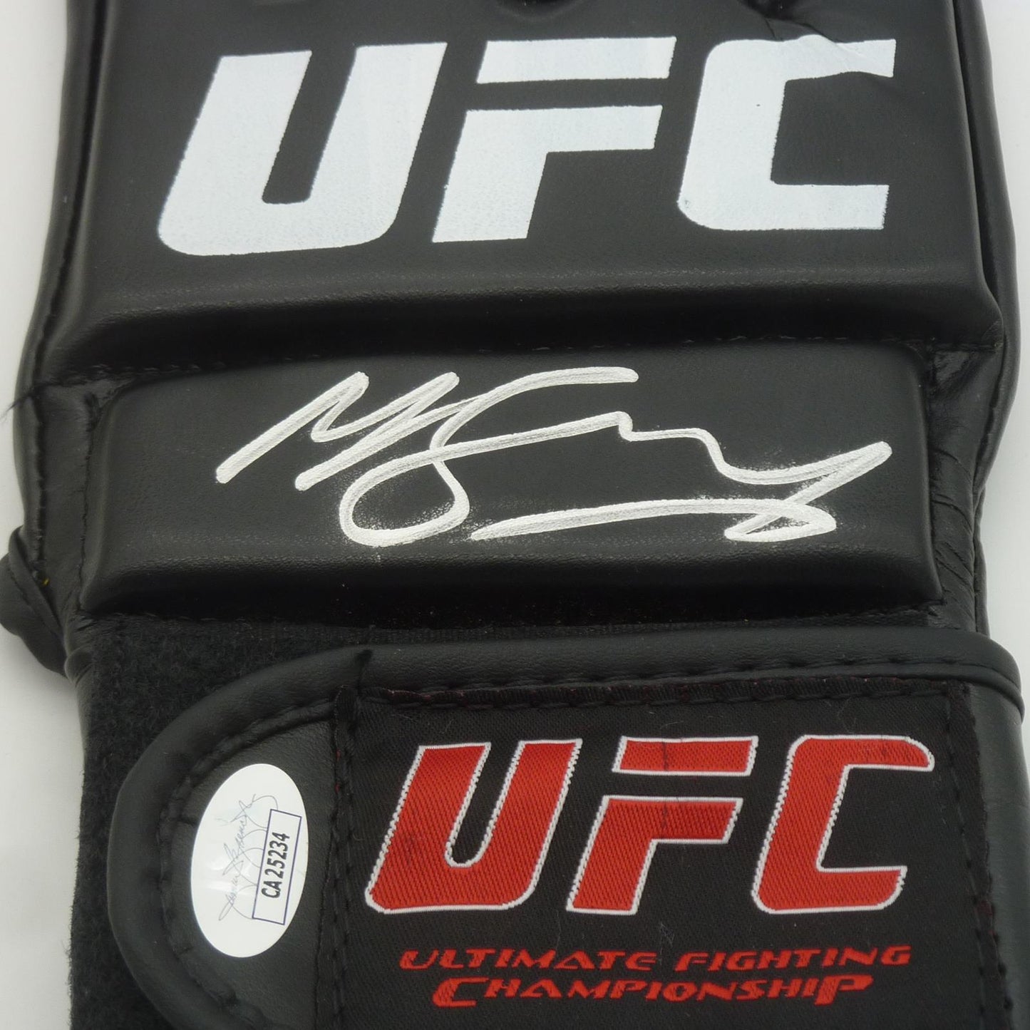 Michael Bisping Autographed UFC Fighting Glove -  JSA