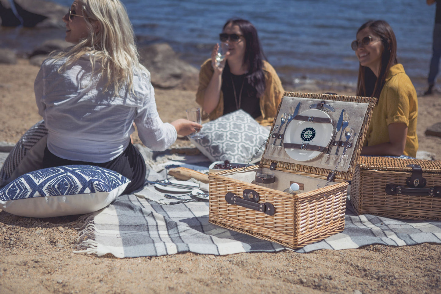 Seattle Mariners - Classic Picnic Basket