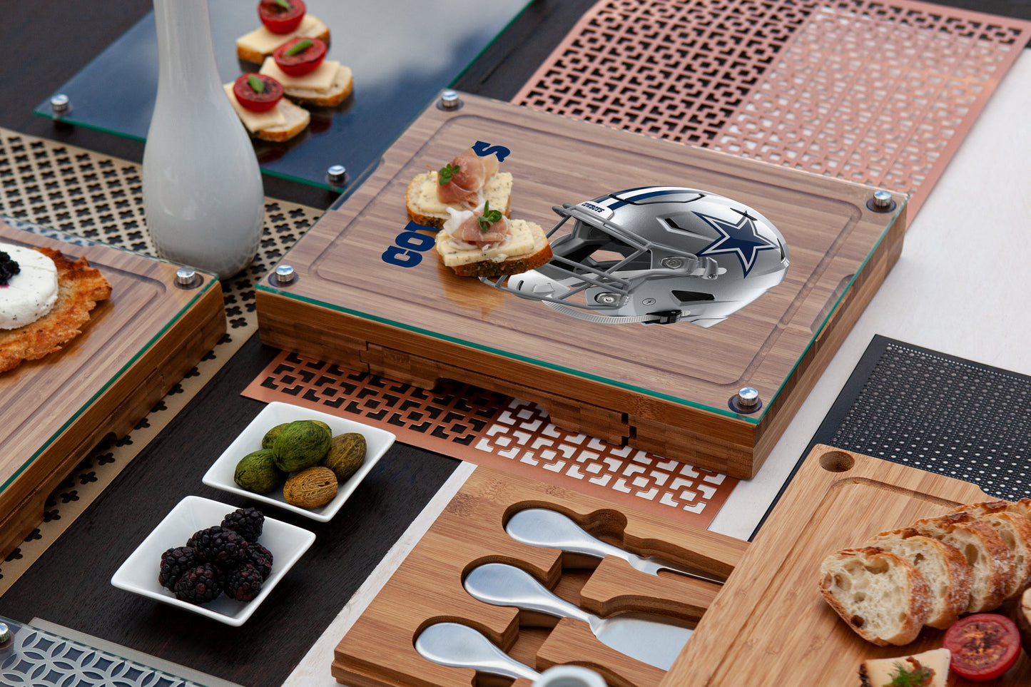 Dallas Cowboys - Concerto Glass Top Cheese Cutting Board & Tools Set