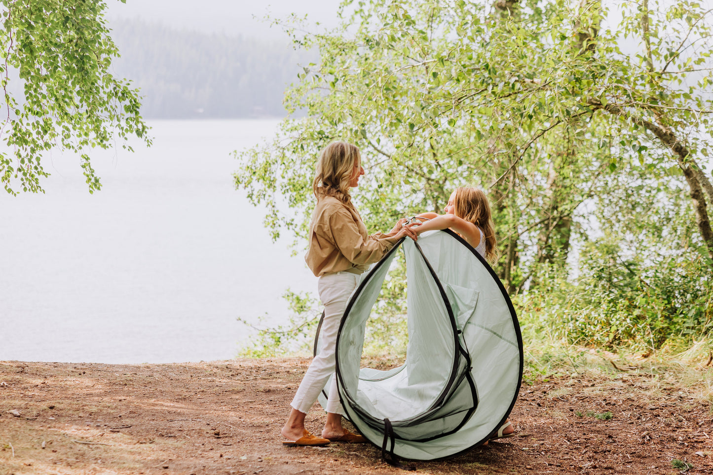 Oregon Ducks - Manta Portable Beach Tent