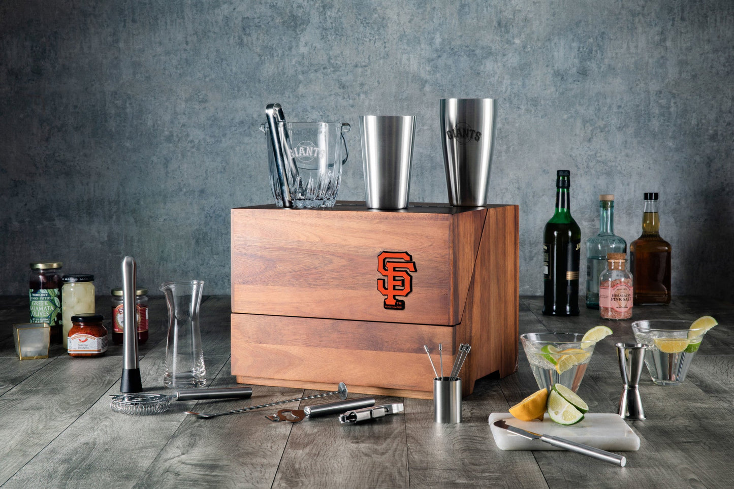 San Francisco Giants - Madison Acacia Tabletop Bar Set