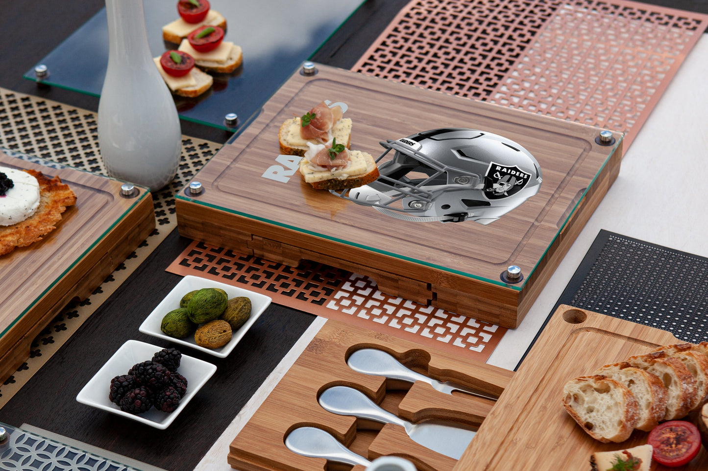 Las Vegas Raiders - Concerto Glass Top Cheese Cutting Board & Tools Set